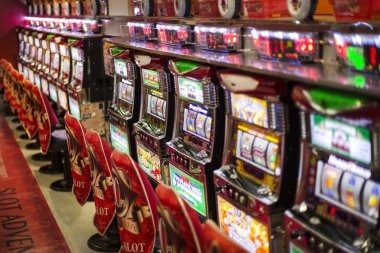 Fa Cai Shen Deluxe free spins bonus round showing multiplier counter, scatter retention, and accumulated winnings display